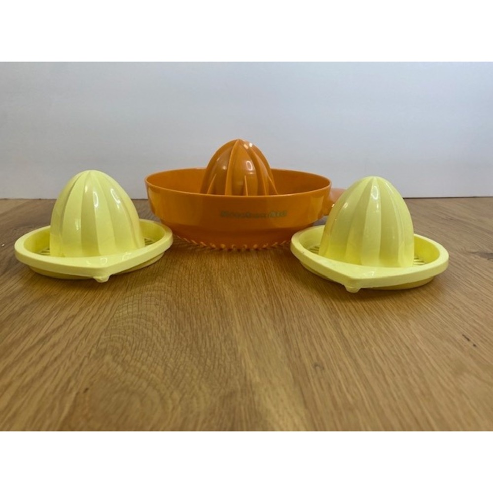 KitchenAid EKCO Manual Citrus Juicer Lot 3 Yellow Orange Good Vintage Hand Press